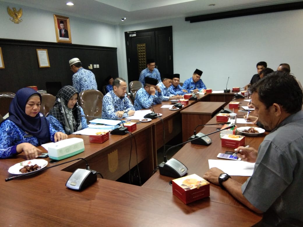 Hearing, Komisi III DPRD Pekanbaru Bahas Kasus Mutasi 8 Guru